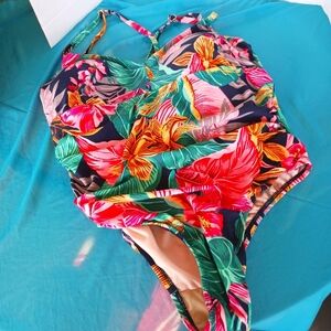 Kona Sol One piece NWOT beach print Size women's 18W